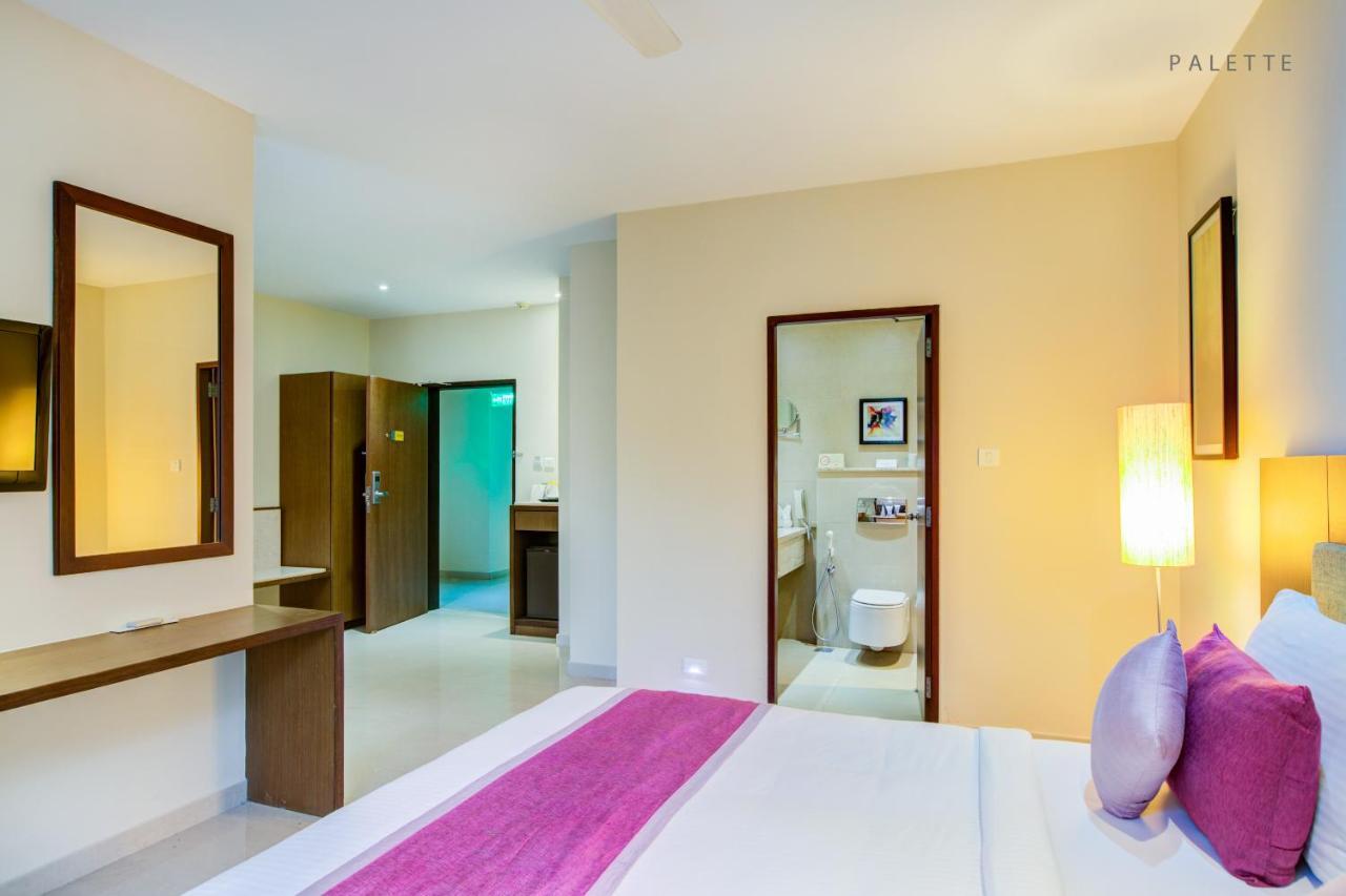 JK Residency Kelakam Hotel Bagian luar foto