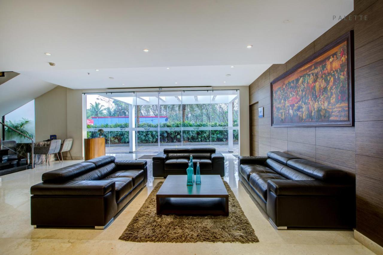 JK Residency Kelakam Hotel Bagian luar foto